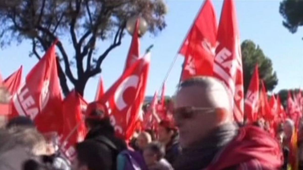 aproximativ un milion de italieni au protestat fata de reformele pietei muncii propuse de premierul