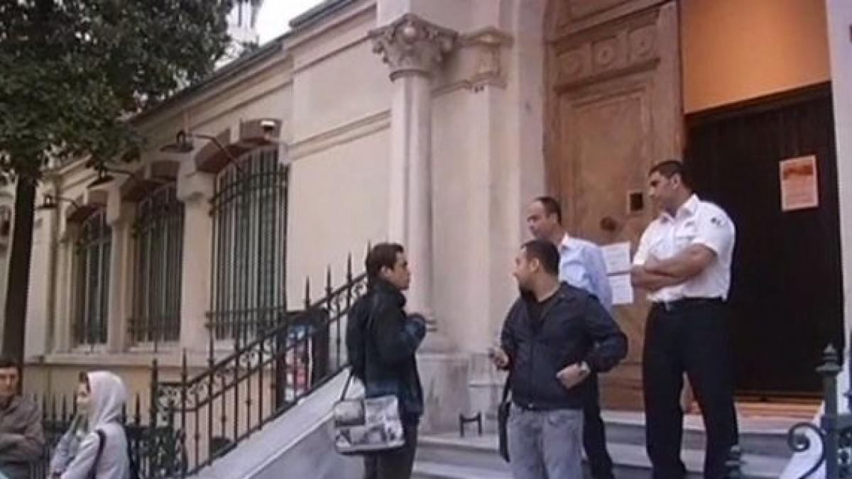 cinci consulate din istanbul au primit scrisori suspecte care contineau o pudra de culoare galbena