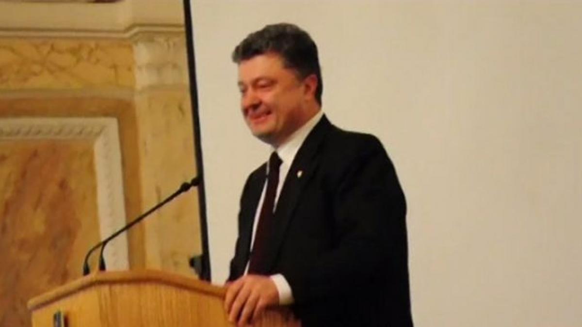 petro porosenko a tinut un discurs in limba romana la cernauti