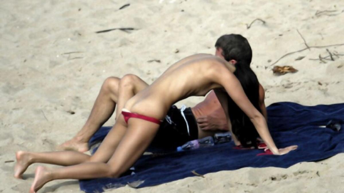 n a mai rezistat pana in dormitor si a incins o partida chiar pe plaja actrita a fost imediat