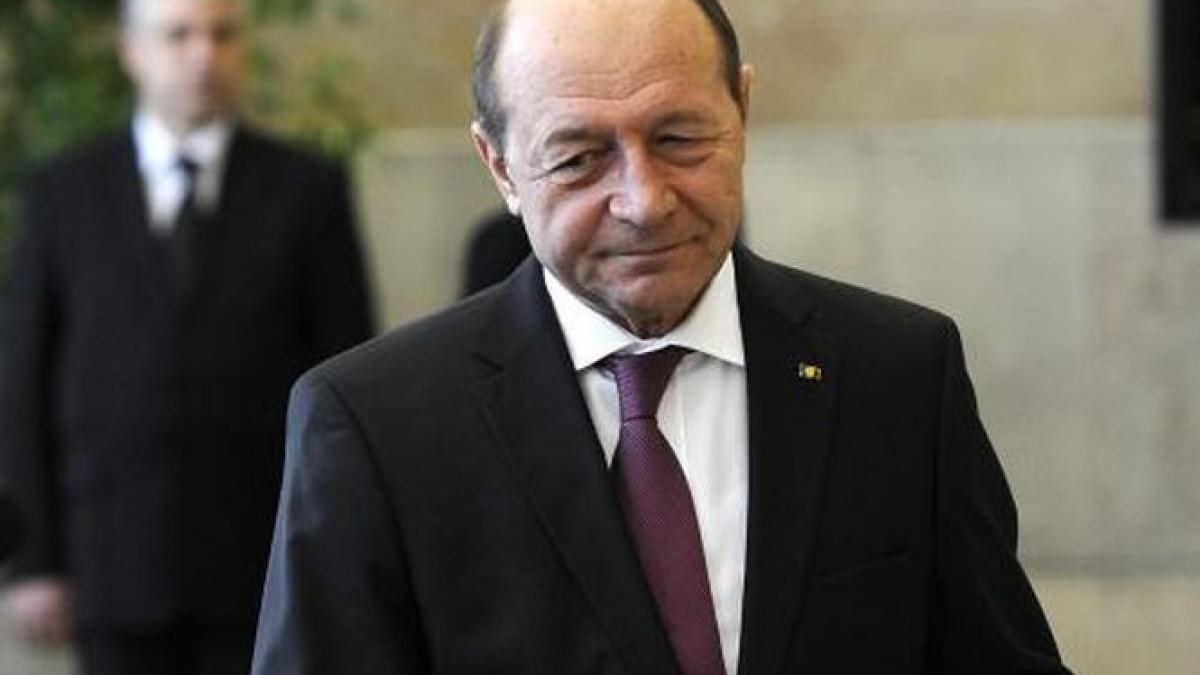 o scrisoare pierduta semnata traian basescu imaginile care il ingroapa pe presedinte