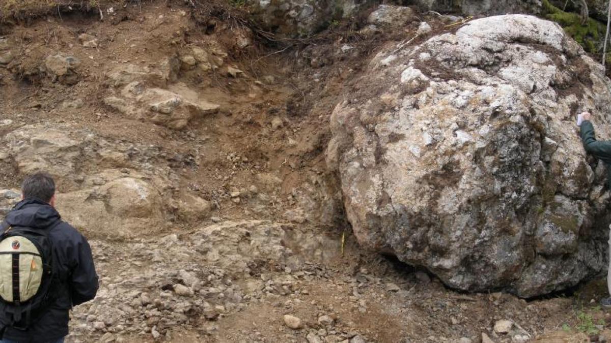 pamantul lovit de doi asteroizi au lasat cratere vizibile pe teritoriul suediei