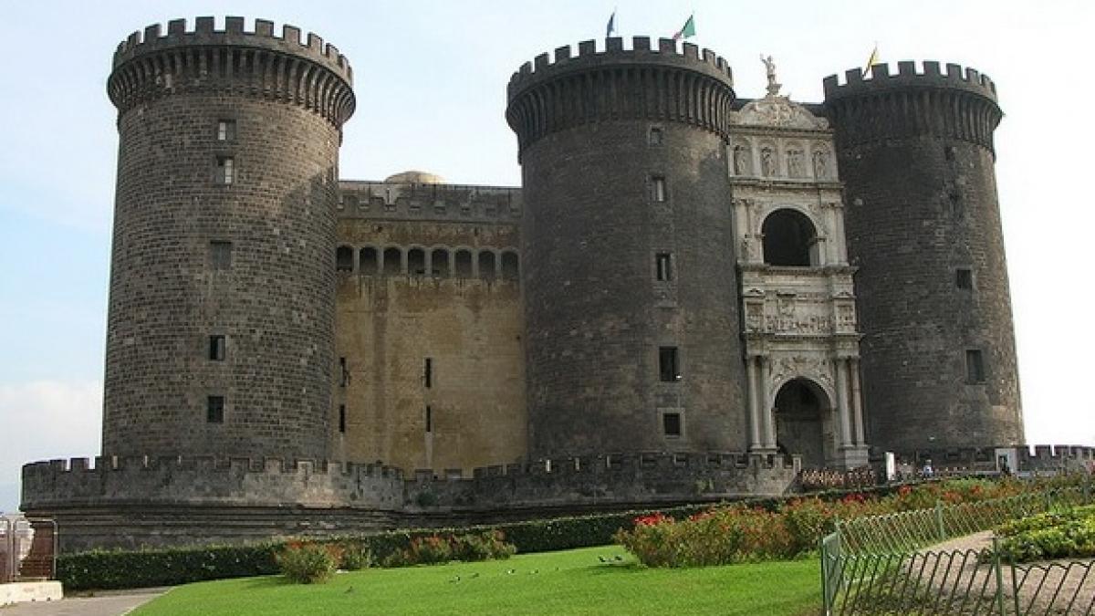 napoli una dintre minunile italiei