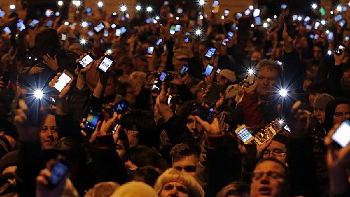 acesta poate fi sfarsitul guvernului viktor orban peste 100 000 de oameni au protestat impotriva