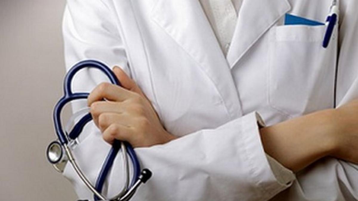 un chirurg din arad a fost batut in spital de rudele unui pacient