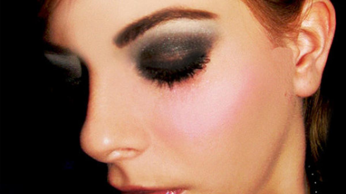 machiajul perfect pentru ochi negri cum se realizeaza cele mai bune sfaturi