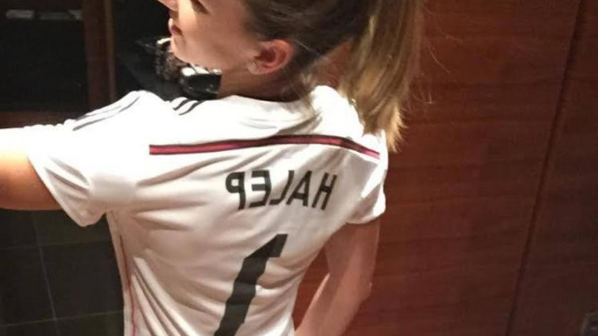 simona halep a primit un tricou al echipei real madrid