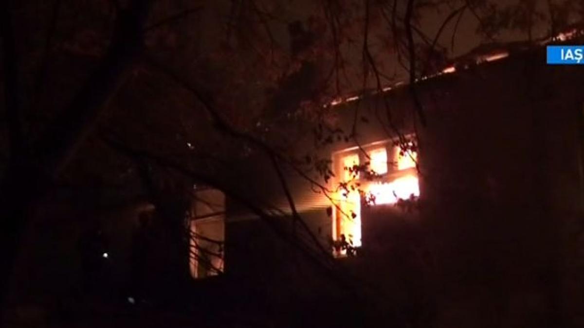 un monument istoric din iasi a fost distrus de flacari