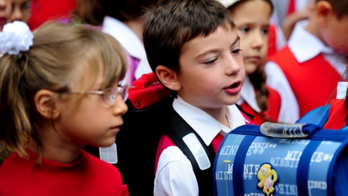 batjocura pe bani publici un primar din iasi a dotat cu termopane o scoala prabusita