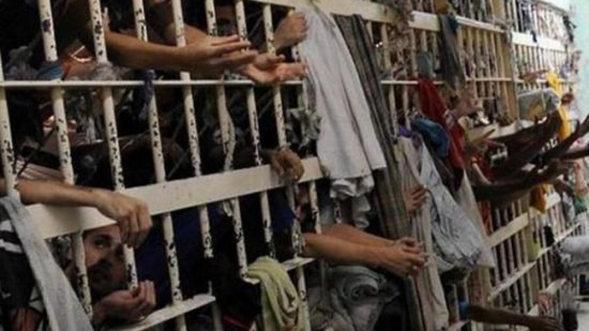 conditii precare de incarcerare in siria aproape 2 000 de oameni au murit in penitenciare in 2014