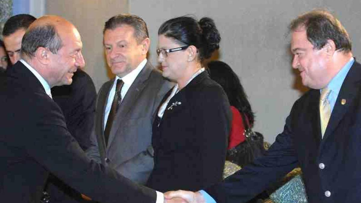 deziluzia optica traian bausescu