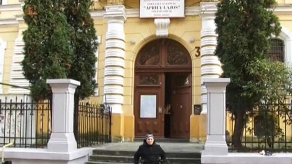 un brasovean imobilizat in scaunul cu rotile umilit la sectia de votare