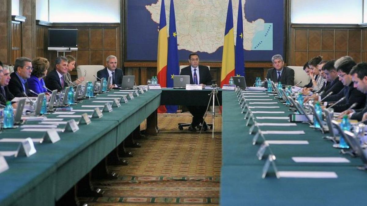 ce guvernul romaniei va trebui sa creasca taxele sau sa taie cheltuieli