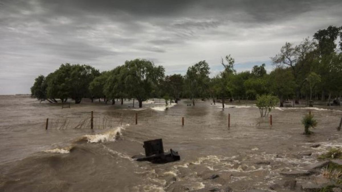 inundatii in argentina si peru doua persoane au murit si peste 5 000 sunt evacuate