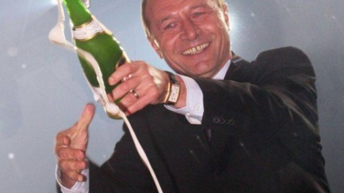traian basescu implineste azi 63 de ani e ultima aniversare in functia de presedinte al tarii