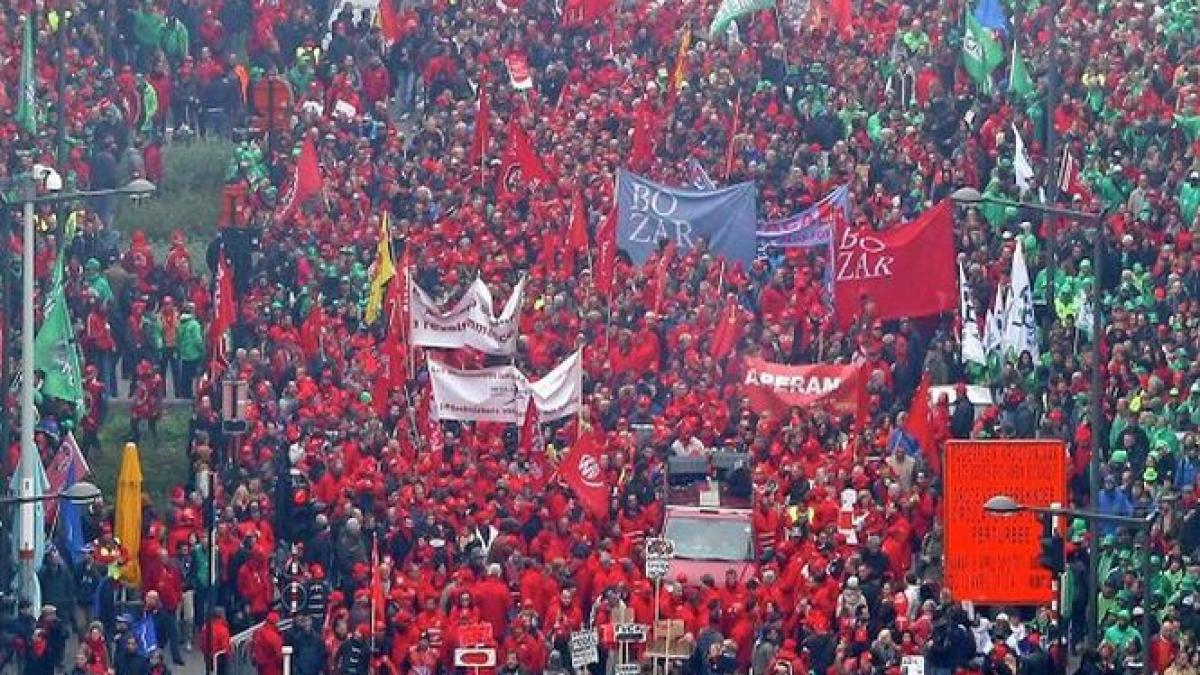 belgia zecii de mii de oameni au iesit sa protesteze impotriva masurilor de austeritate video