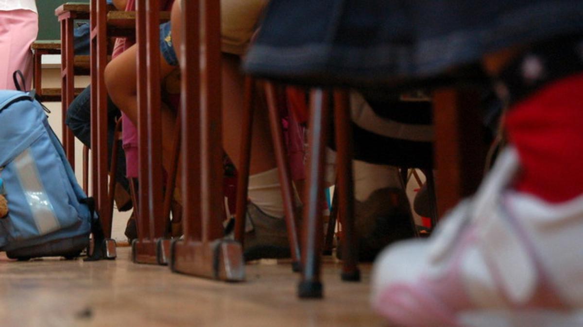 si au mutat copiii de la scoala din cauza batailor primite de la invatatoare femeia se apara am