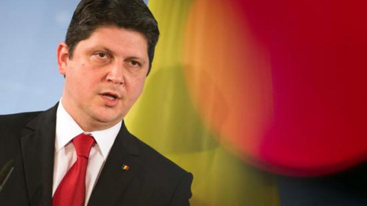 subiectiv iohannis evita confruntarile cu ponta in clipa in care fugi ca un iepure fricos numai