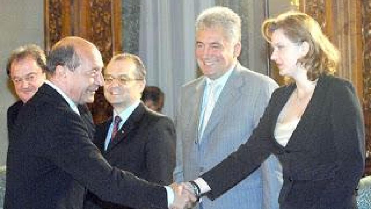 deziluzia optica hotul neprins politician cinstit