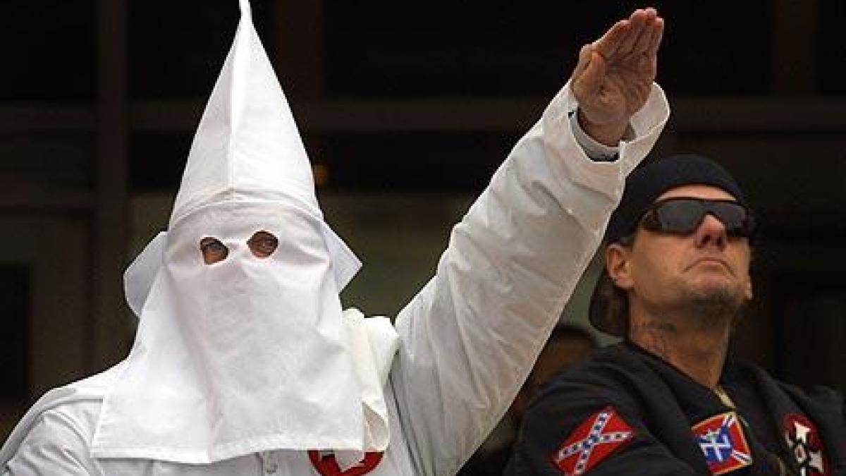 temuta organizatie ku klux klan vrea sa isi spele imaginea invita in randurile sale persoane de