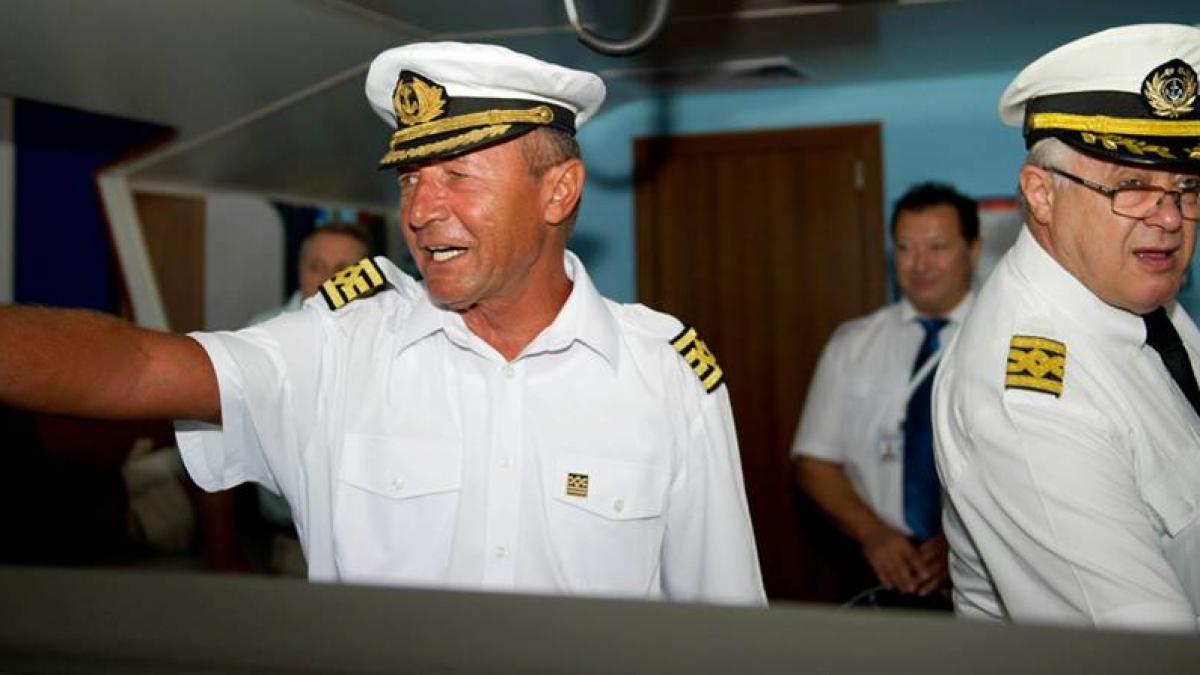 actul semnat de mana lui traian basescu ce le a permis grecilor sa plece cu navele noastre cine va