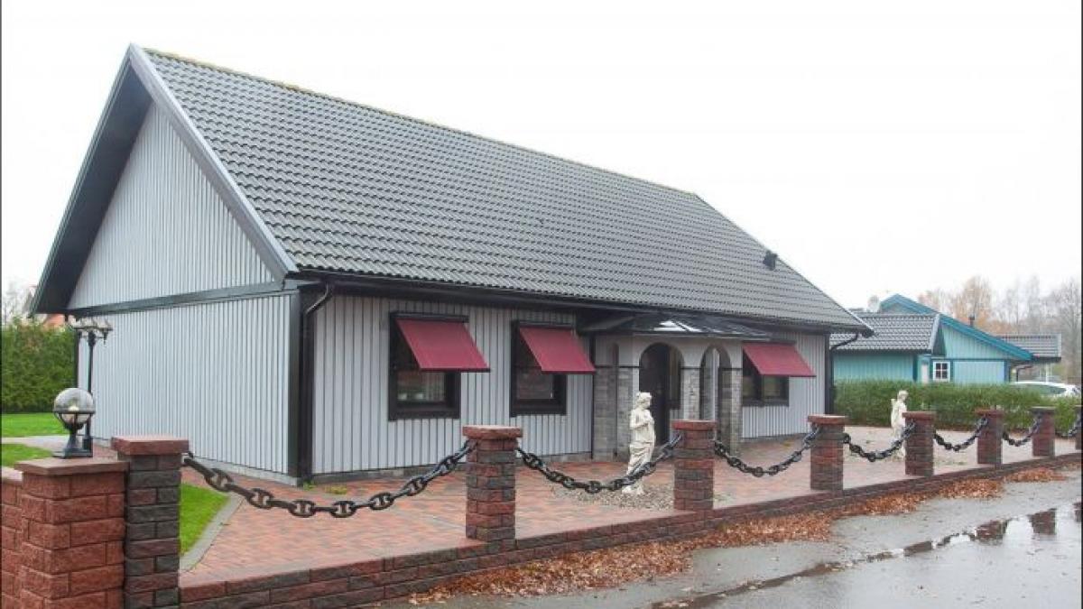 de ce nu se vinde aceasta casa ce au gasit agentii imobiliari cand au intrat in locuinta