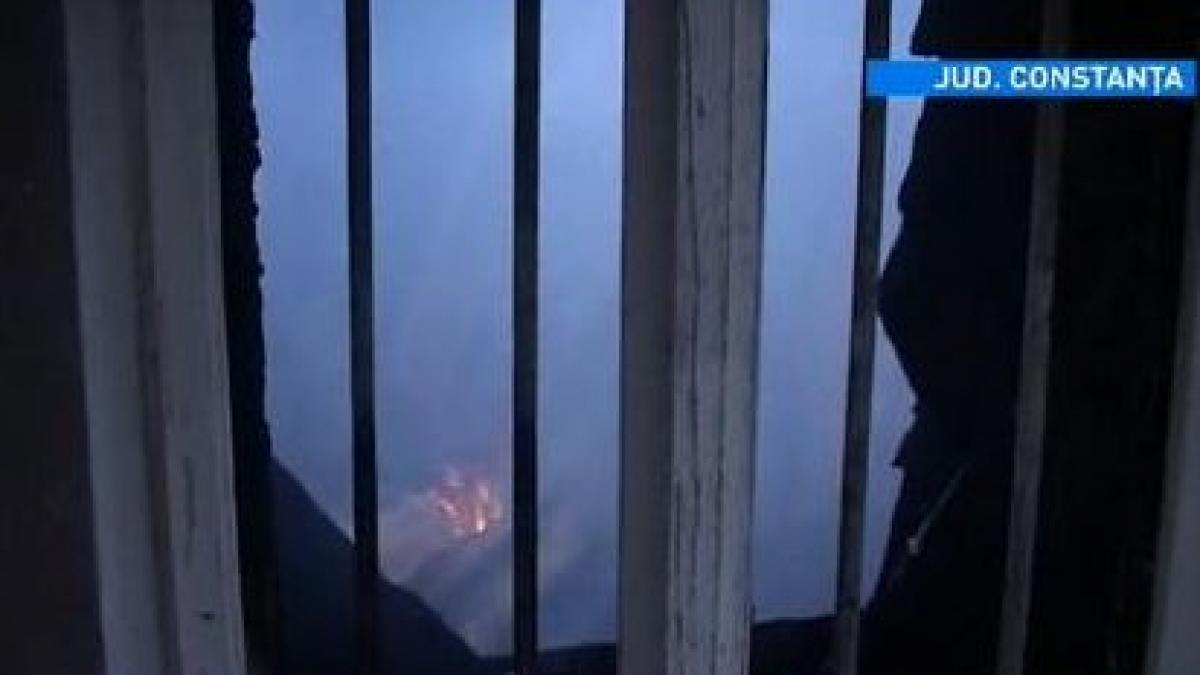 un incendiu puternic din constanta a lasat 6 familii fara case