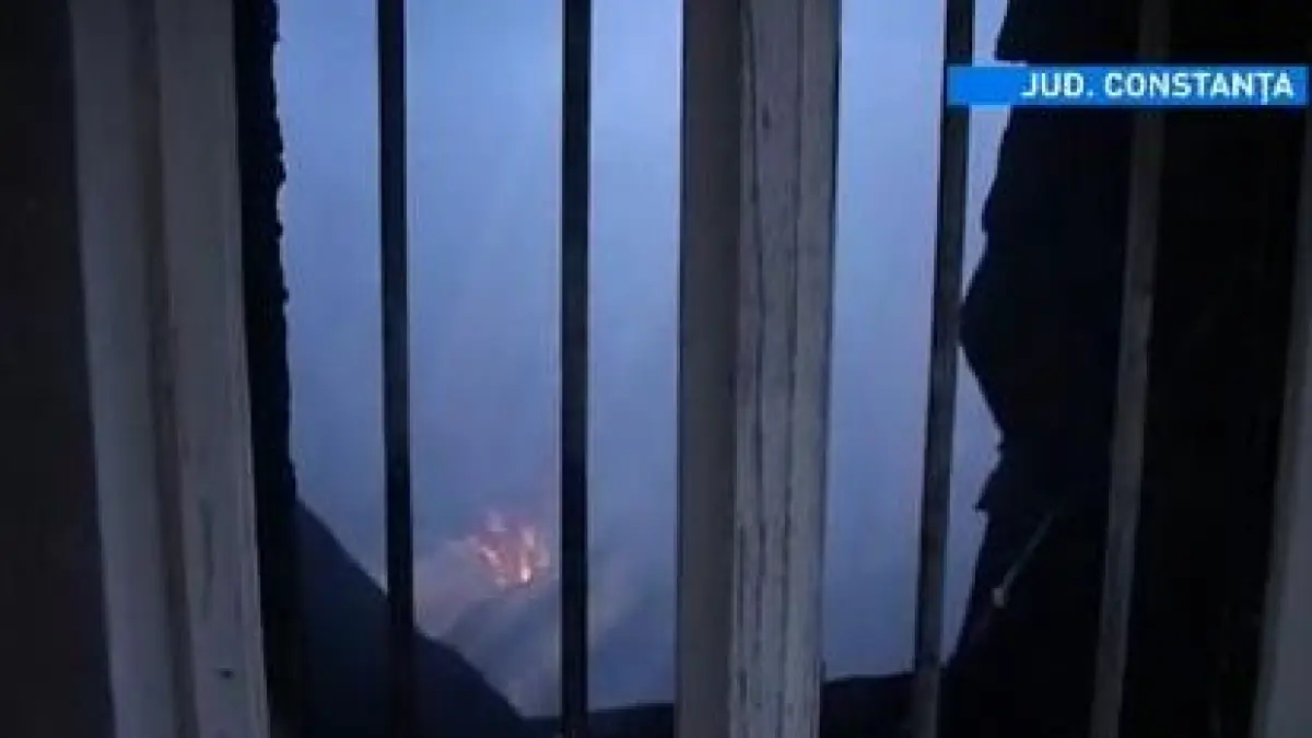 un incendiu puternic din constanta a lasat 6 familii fara case