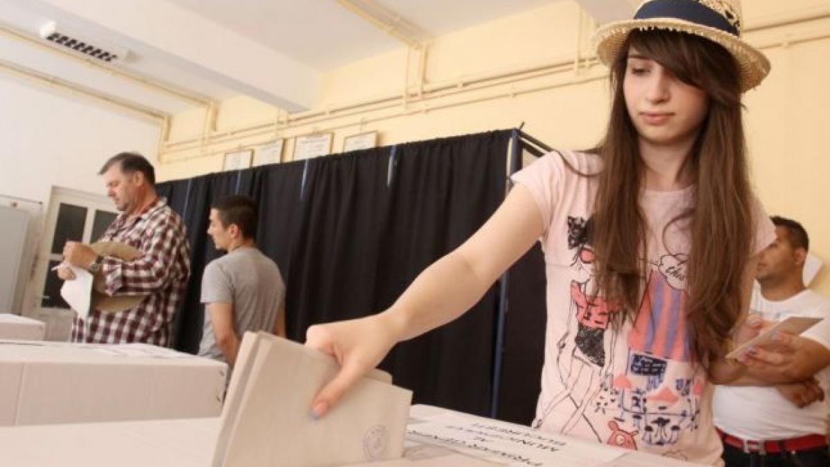 alegeri prezidentiale 2014 peste 225 000 de tineri de 18 ani si peste 2 600 de centenari sunt