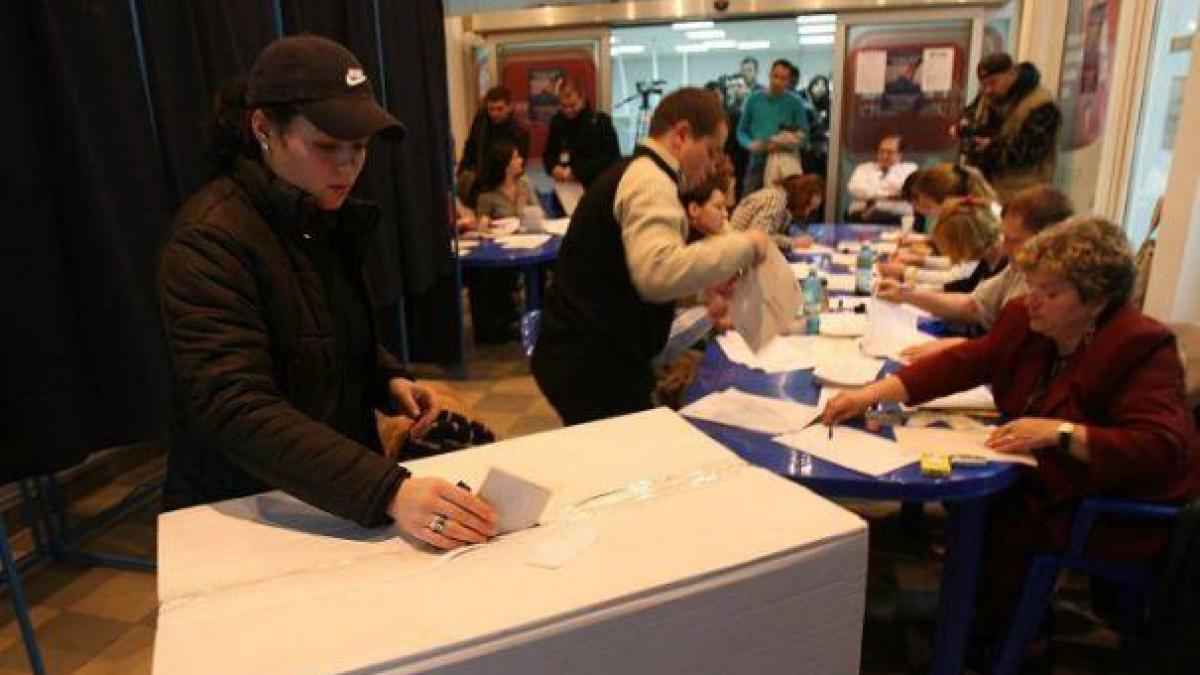 alegeri prezidentiale 2014 s au deschis sectiile de vot peste 18 000 000 de romani sunt asteptati