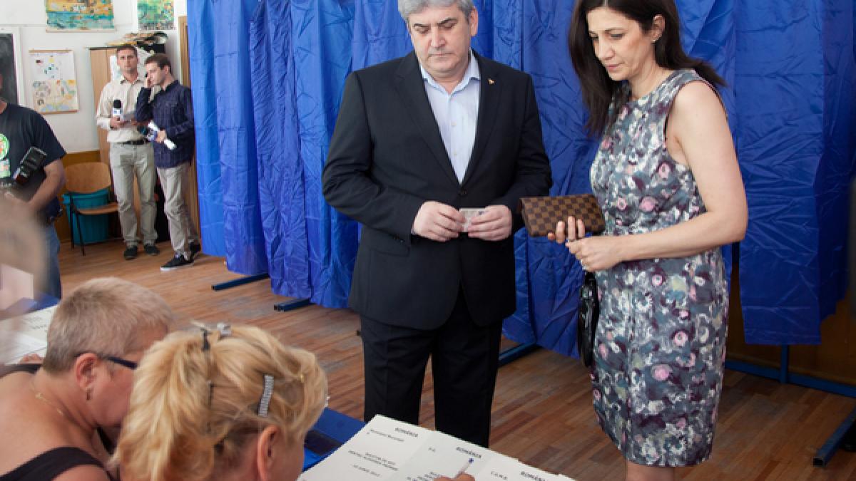 alegeri prezidentiale 2014 vicepremierul gabriel oprea a votat pentru o romanie puternica si unita