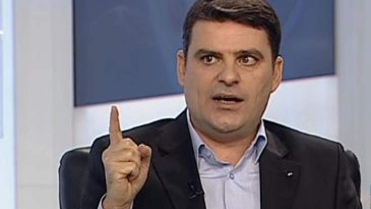 radu tudor tot ceea ce este ilegal il aduce pe traian basescu castigator el ne anunta foarte clar