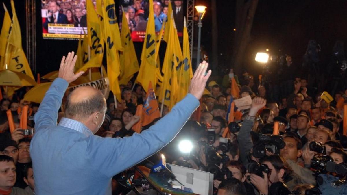 cozi si nervi in diaspora si in 2009 imagini cu protestele de atunci si declaratiile liderilor pdl