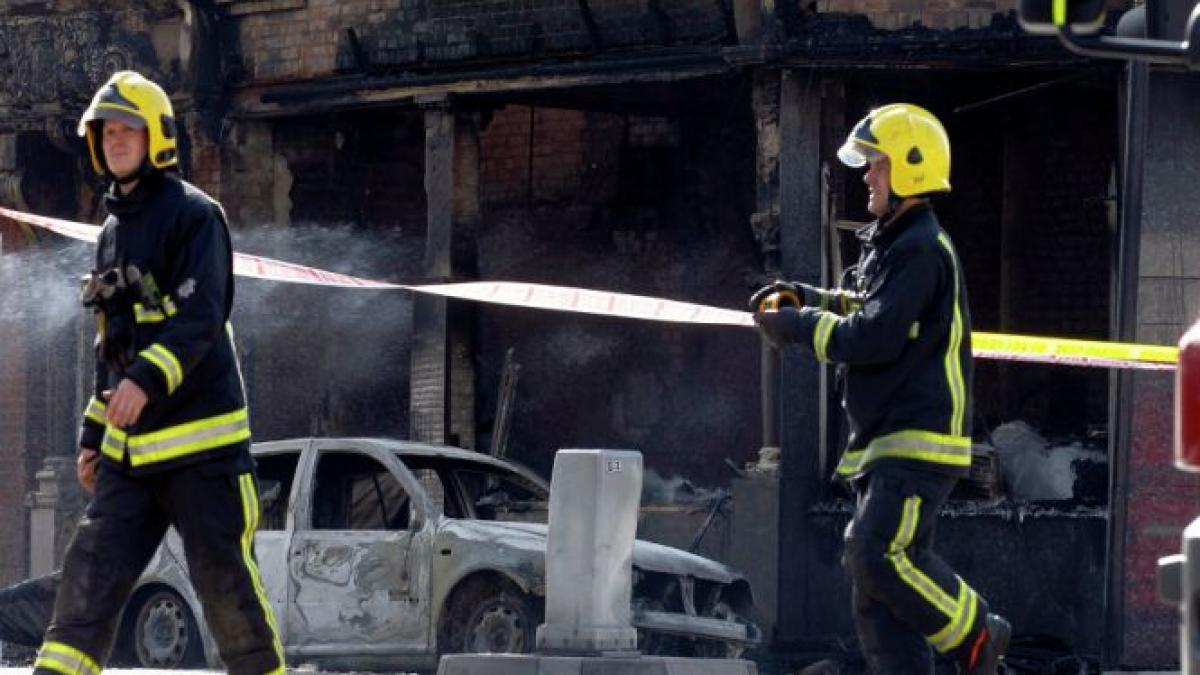 scurgere chimica la o fabrica din irlanda doi muncitori au fost transportati la spital