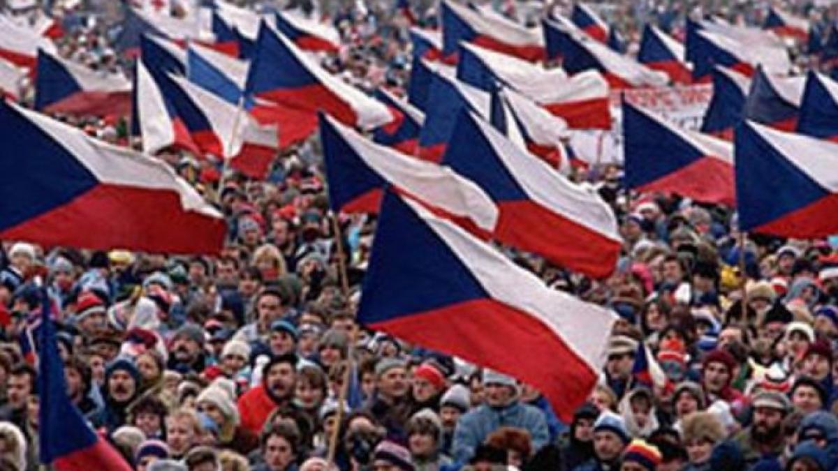 cehii au sarbatorit 25 de ani de la revolutia de catifea premierul lovit cu oua
