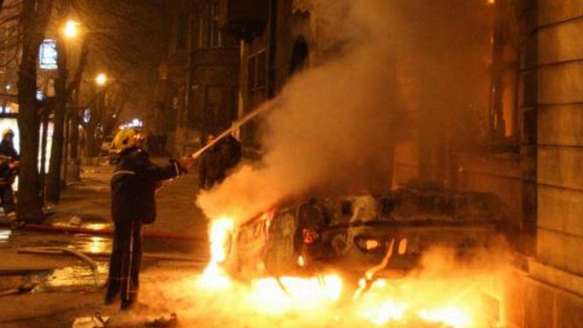 un barbat din lugoj a scapat cu viata ca prin minune dupa ce masina lui a luat foc