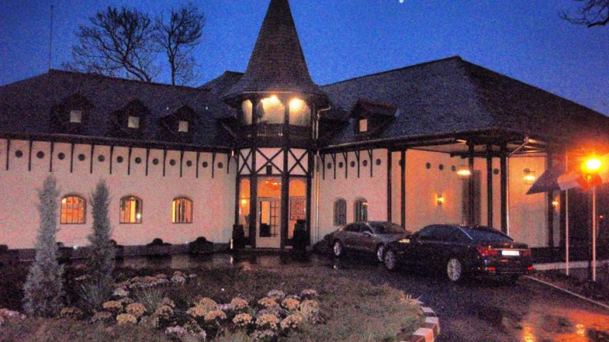 a fost chef mare aseara in acl victoria alegerilor sarbatorita la un restaurant de lux cum si a