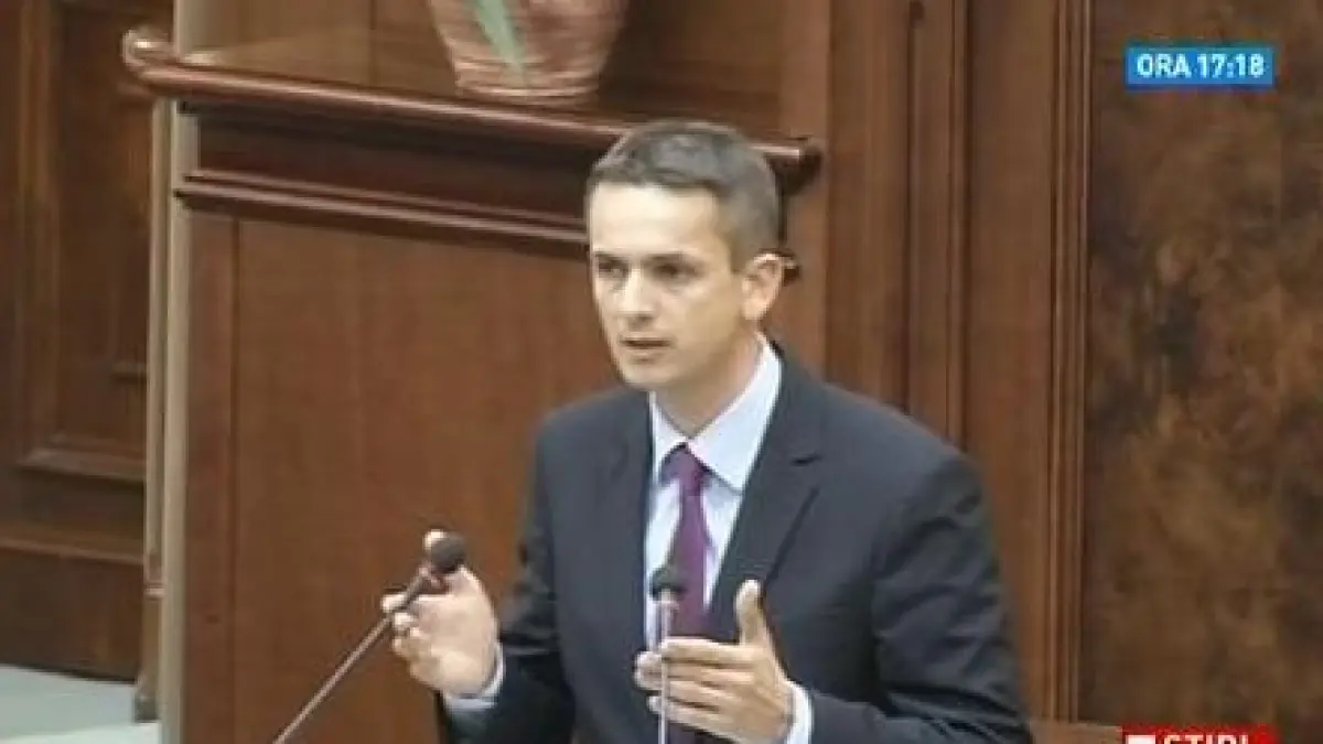 senatorul razgandeanu face circ in parlament