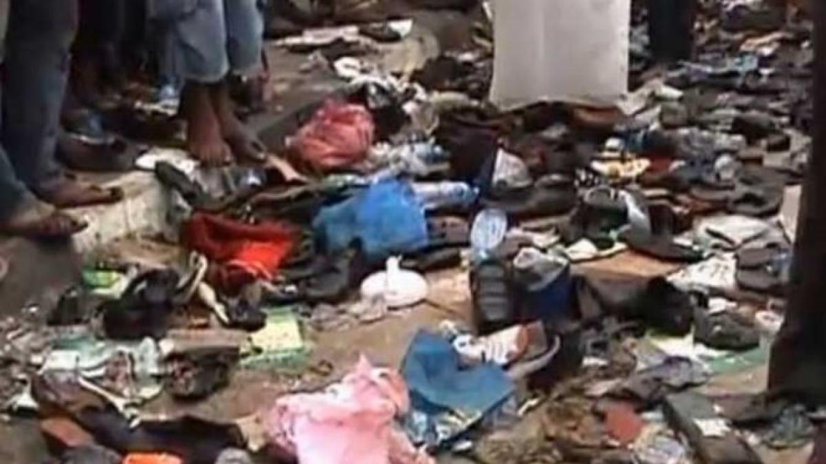 zimbabwe 11 persoane au murit dupa ce tribuna unui stadion s a prabusit