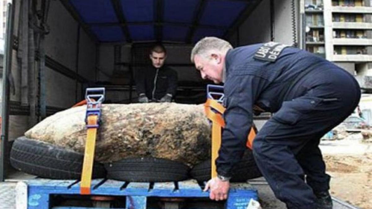 franta mii de persoane au fost evacuate din cauza unei bombe din al doilea razboi mondial