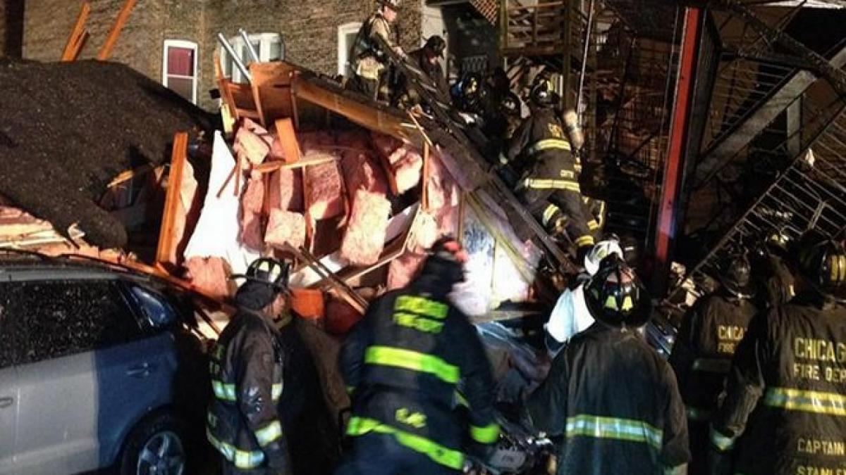 un bloc de locuinte s a prabusit in chicago 2 persoane au fost scoase de sub daramaturi