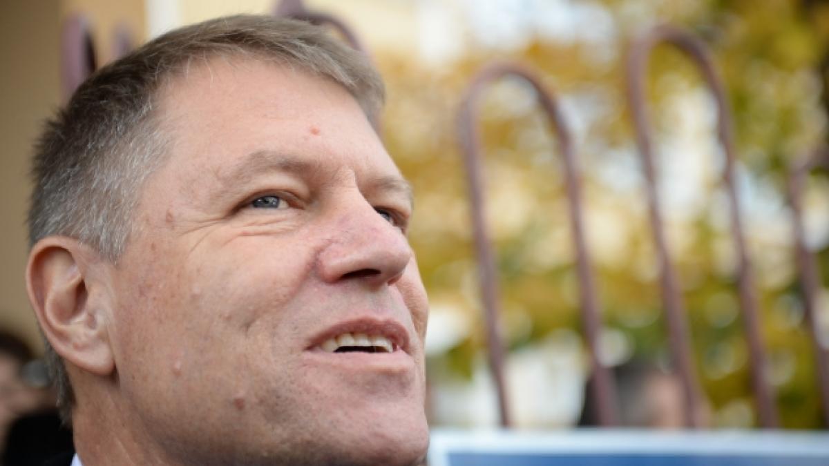 ce spune o fosta eleva de a lui klaus iohannis despre profesorul de fizica ne mai scotea afara de