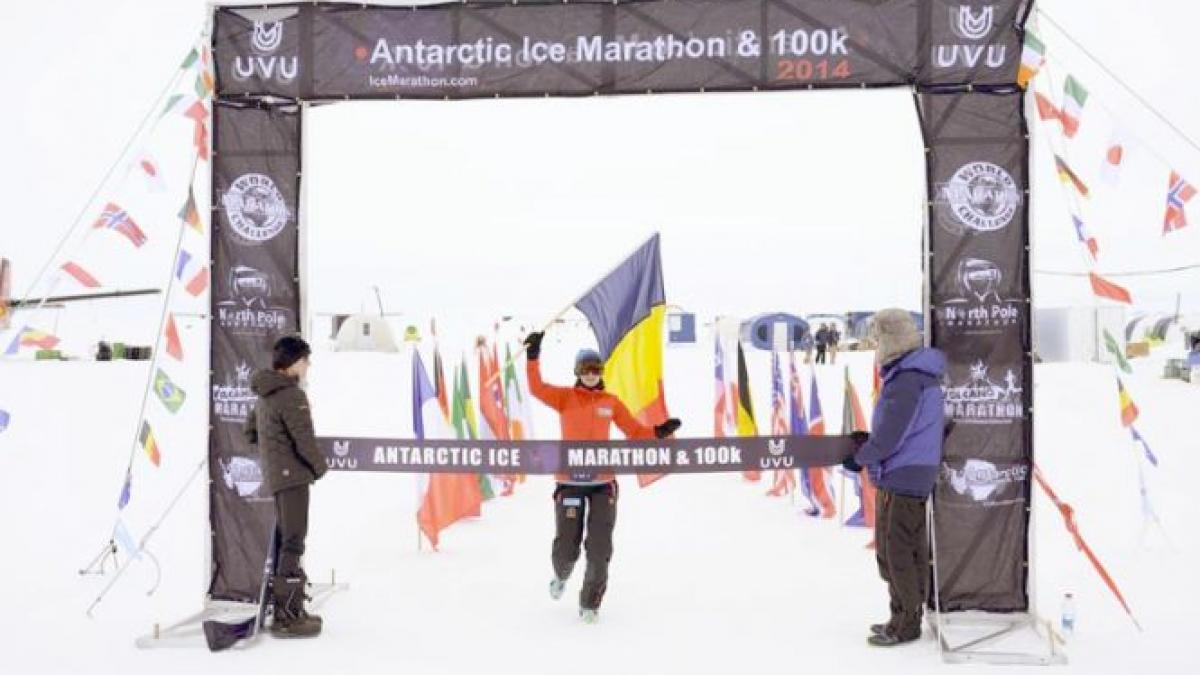 o romanca a castigat cel mai dur ultramaraton din lume desfasurat in antarctica
