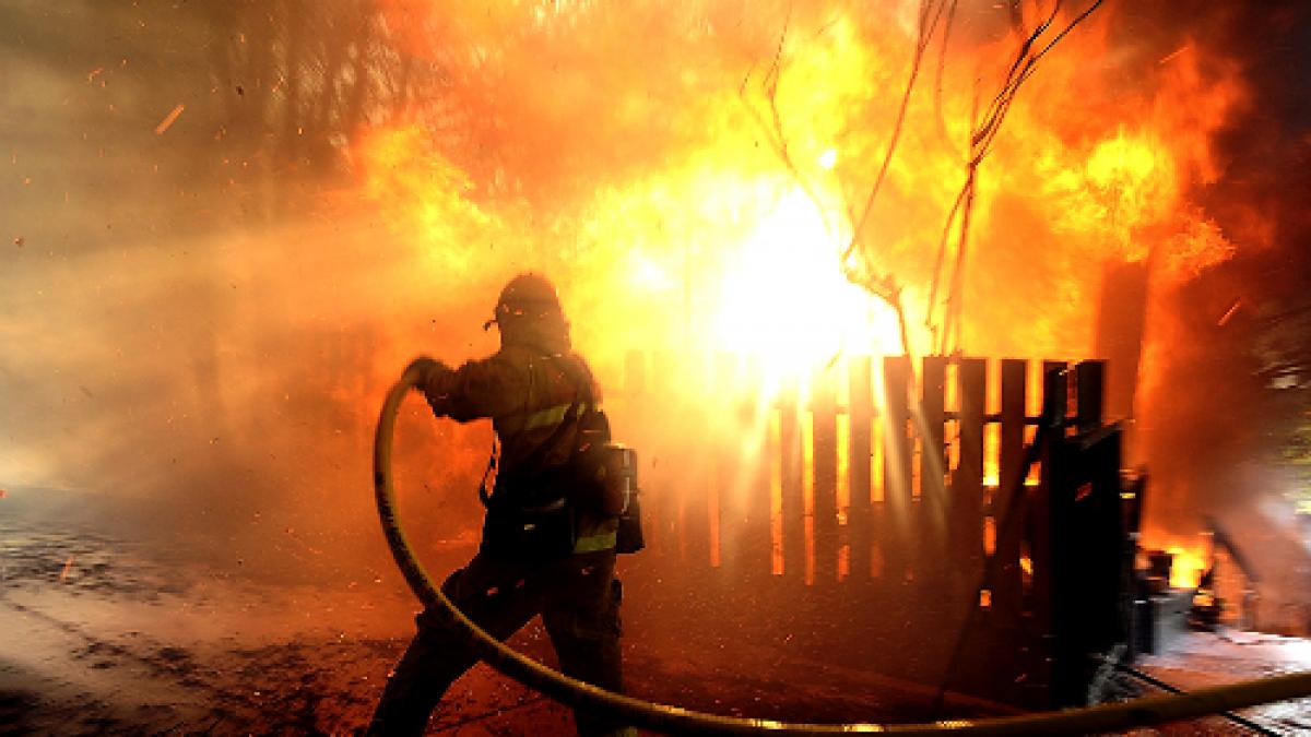 tragedie pentru o familie din suceava mama si baietelul de 3 ani au murit arsi de vii