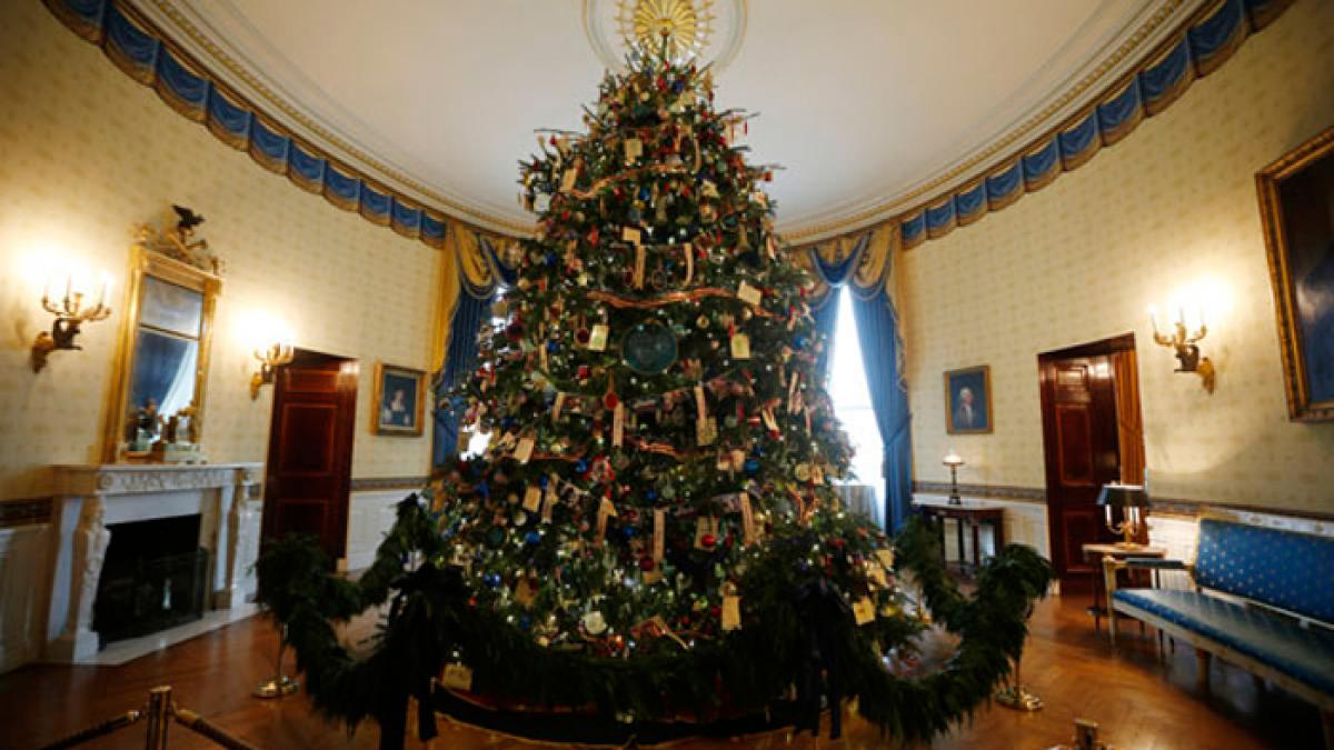 craciun la casa alba bradul a fost livrat