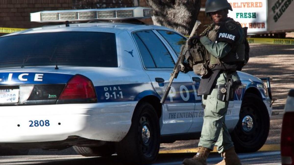 focuri de arma in centrul orasului austin suspectul a fost impuscat mortal de politisti
