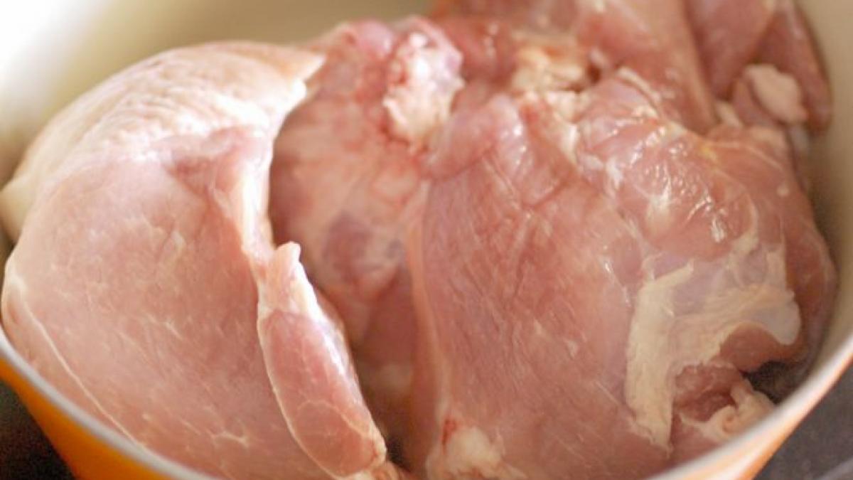 amenda de 2 000 de lei pentru cei care nu examineaza carnea de porc pentru depistarea trichinelozei