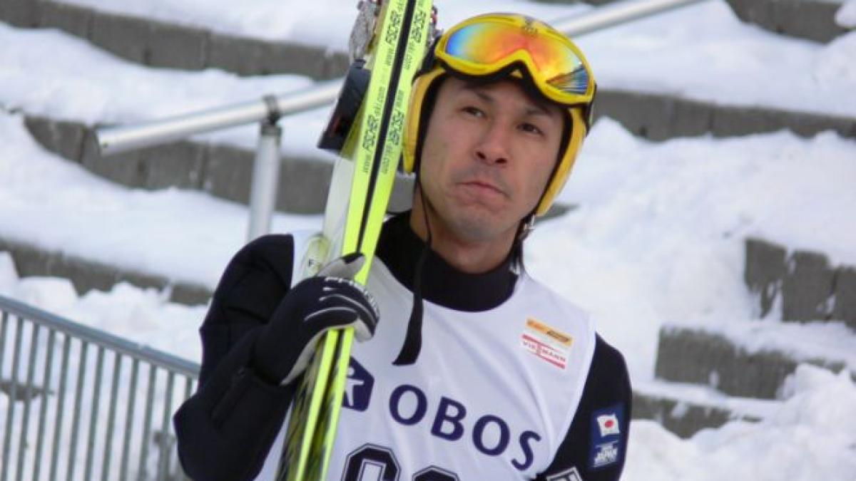 noriaki kasai cel mai varstnic castigator al unui concurs din cadrul cupei mondiale de sarituri cu