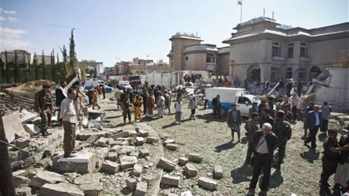 o masina capcana a explodat langa resedinta ambasadorului iranian din yemen 2 persoane au murit