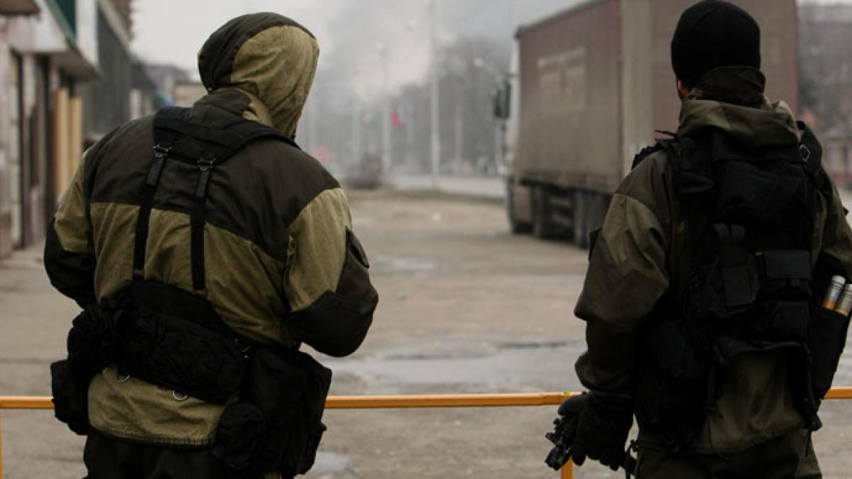 atac terorist in cecenia 10 politisti si 7 militanti ucisi in schimbul de focuri casa presei din